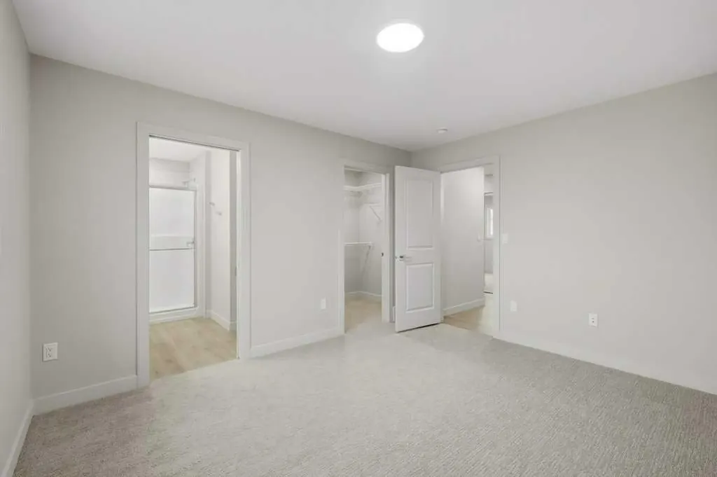 20 Memorial Parkway Rural Red Deer County AB T4E 3B7