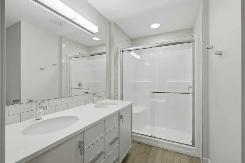 20 Memorial Parkway Rural Red Deer County AB T4E 3B7