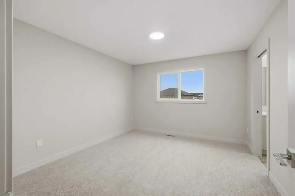 20 Memorial Parkway Rural Red Deer County AB T4E 3B7