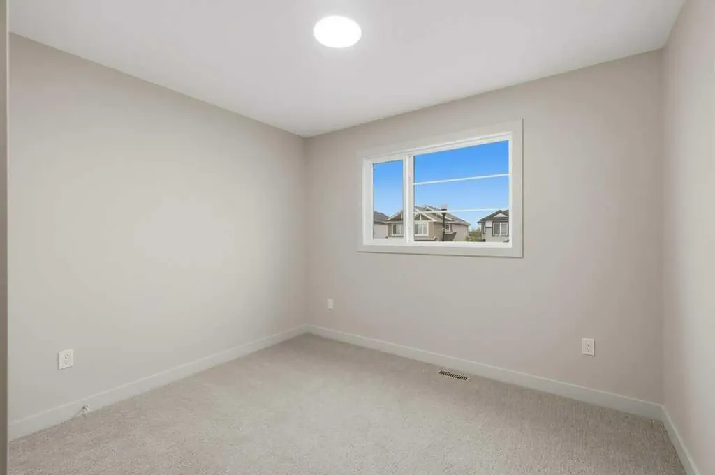 20 Memorial Parkway Rural Red Deer County AB T4E 3B7