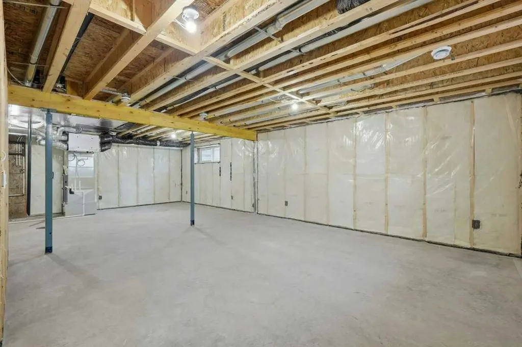 20 Memorial Parkway Rural Red Deer County AB T4E 3B7