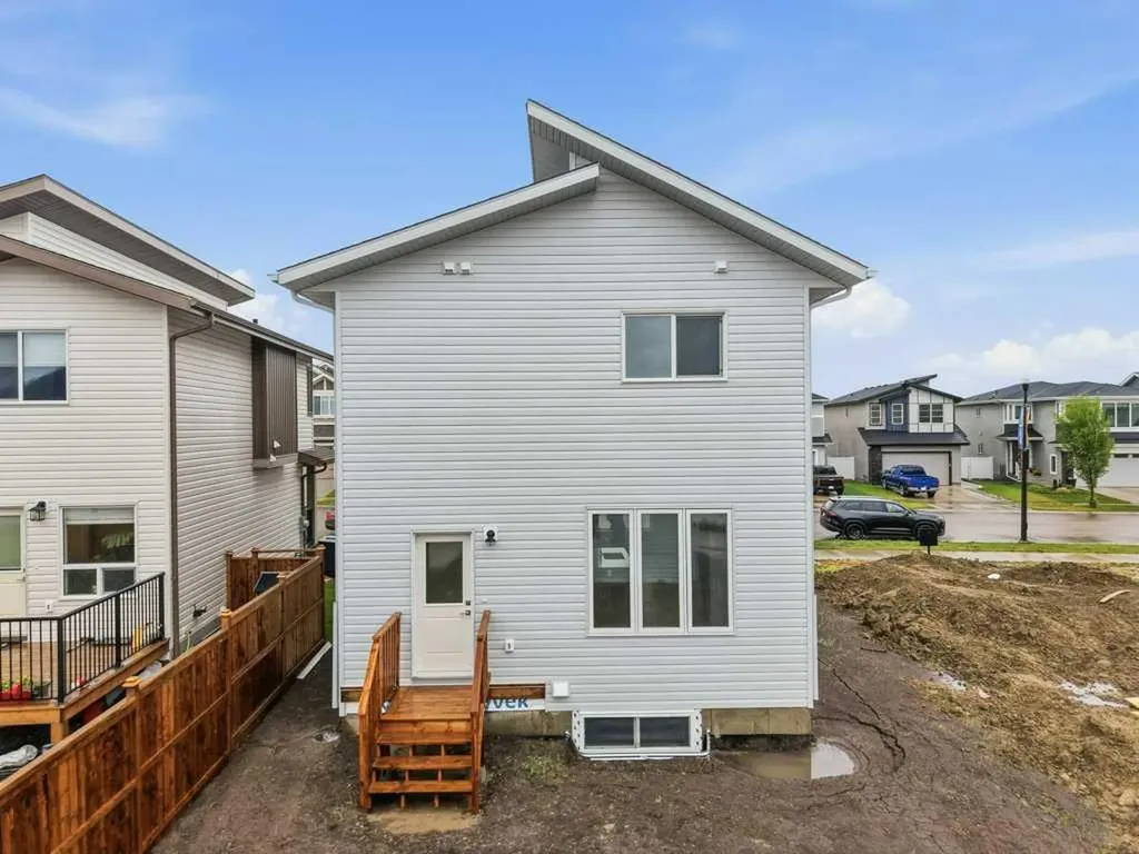 20 Memorial Parkway Rural Red Deer County AB T4E 3B7