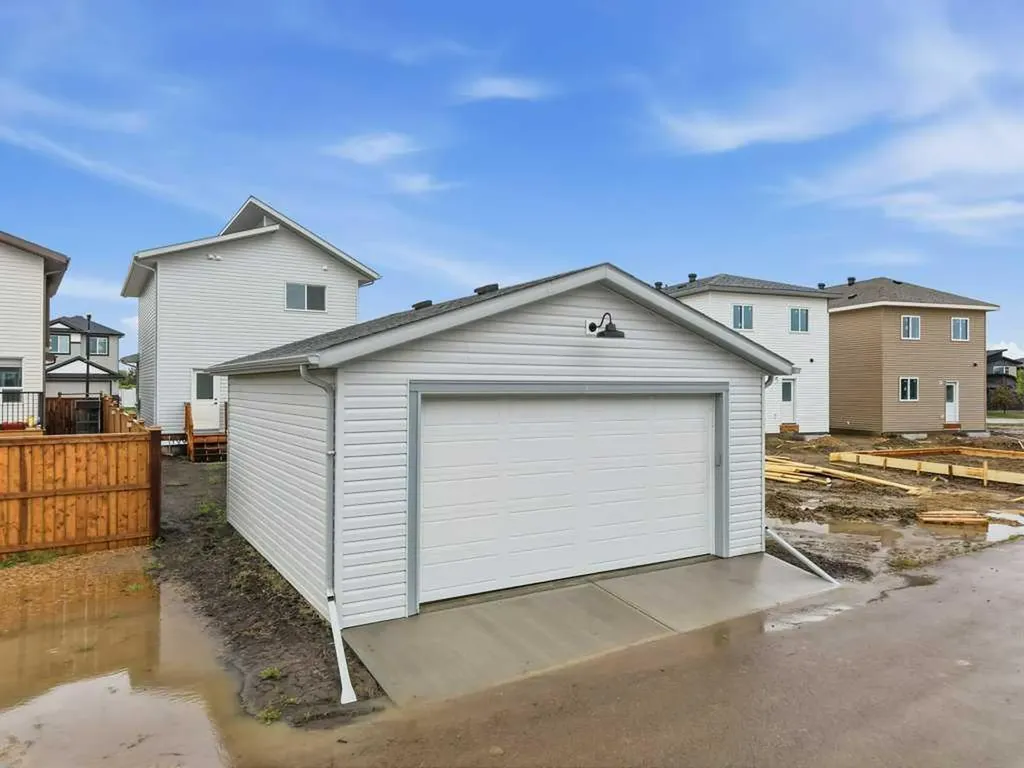 20 Memorial Parkway Rural Red Deer County AB T4E 3B7