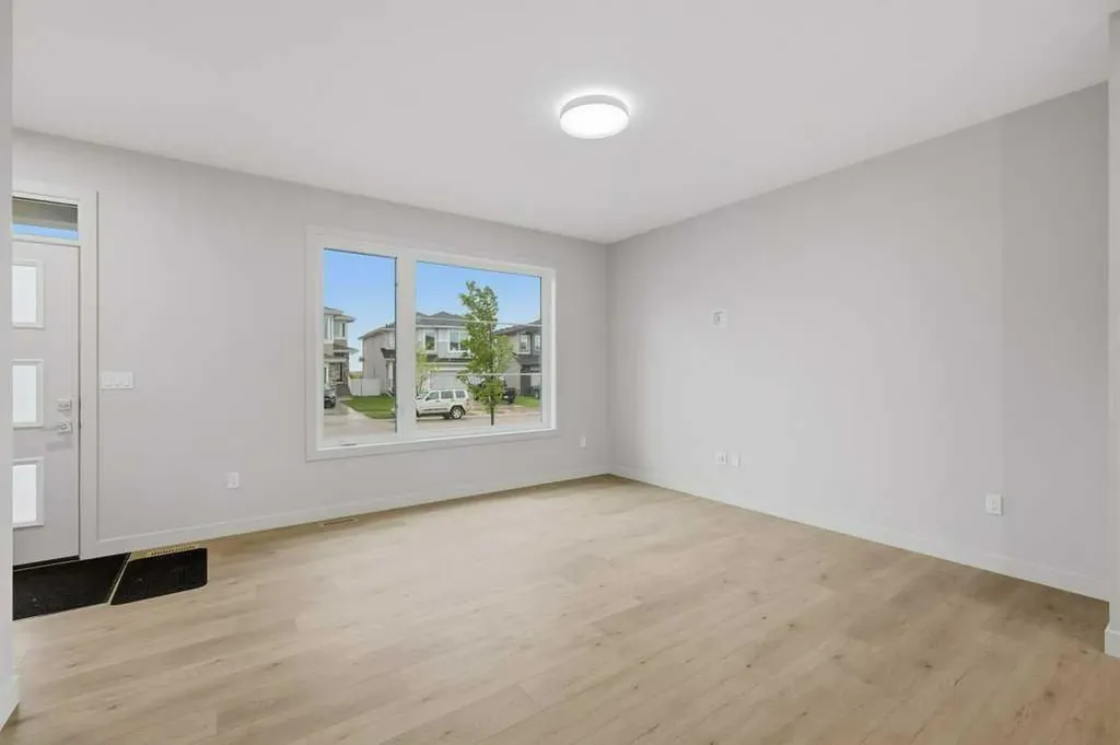 20 Memorial Parkway Rural Red Deer County AB T4E 3B7