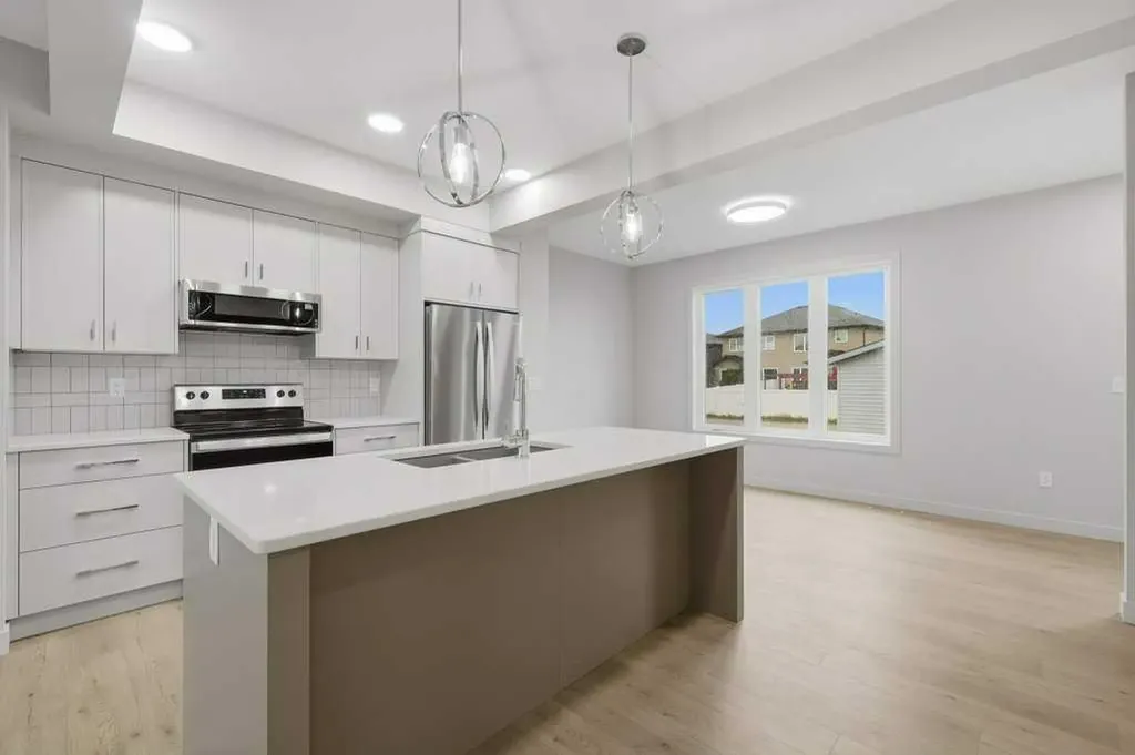20 Memorial Parkway Rural Red Deer County AB T4E 3B7