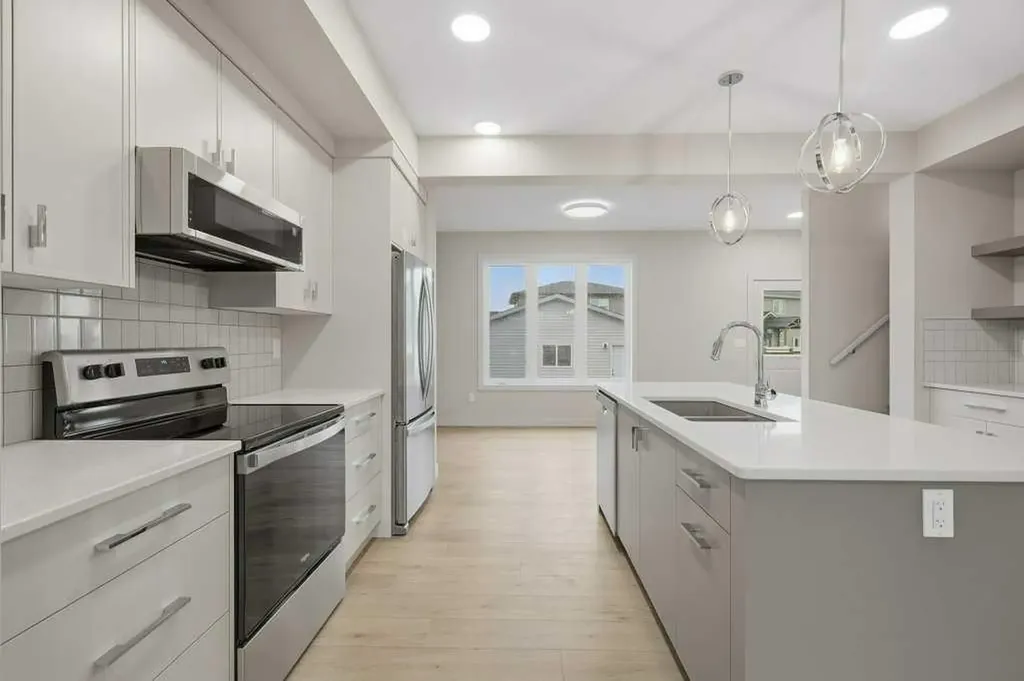 20 Memorial Parkway Rural Red Deer County AB T4E 3B7