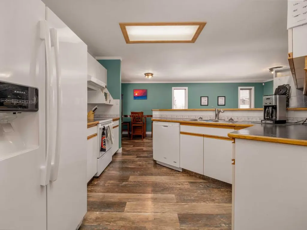 6005 46a Street Taber AB T1G 1E3