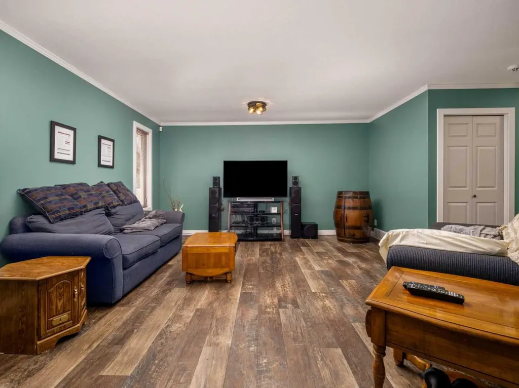 6005 46a Street Taber AB T1G 1E3