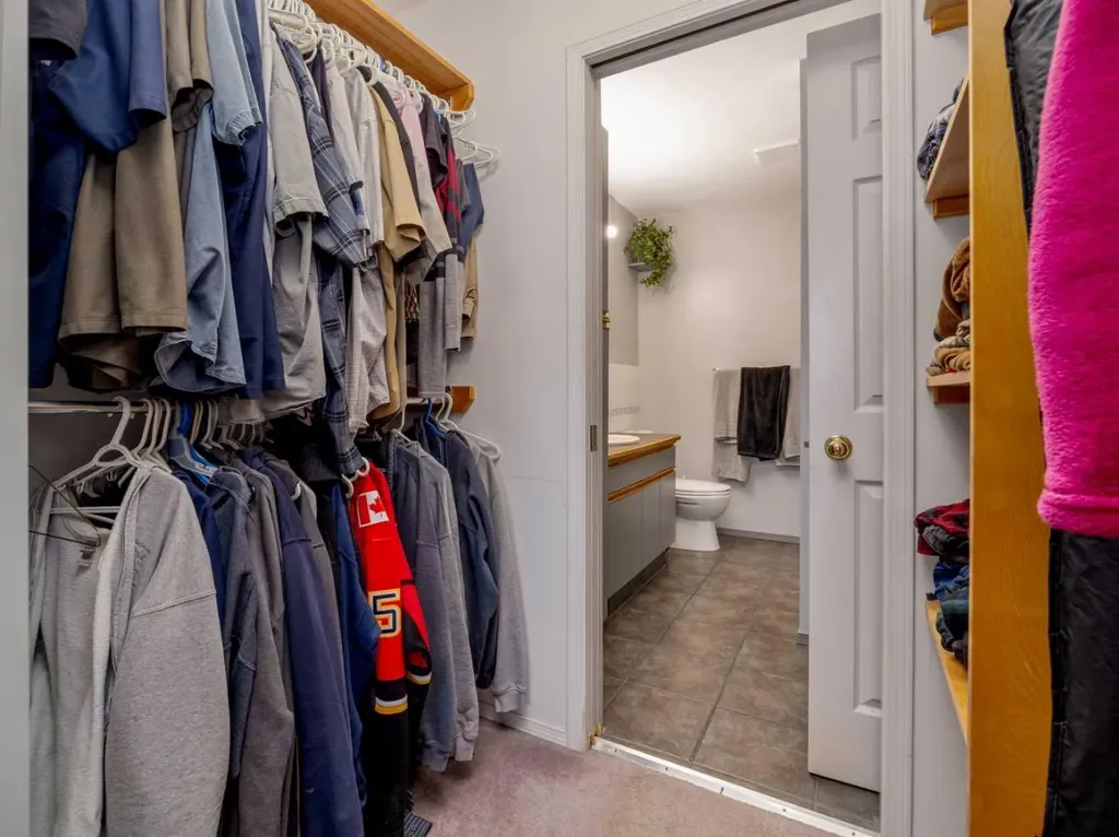6005 46a Street Taber AB T1G 1E3