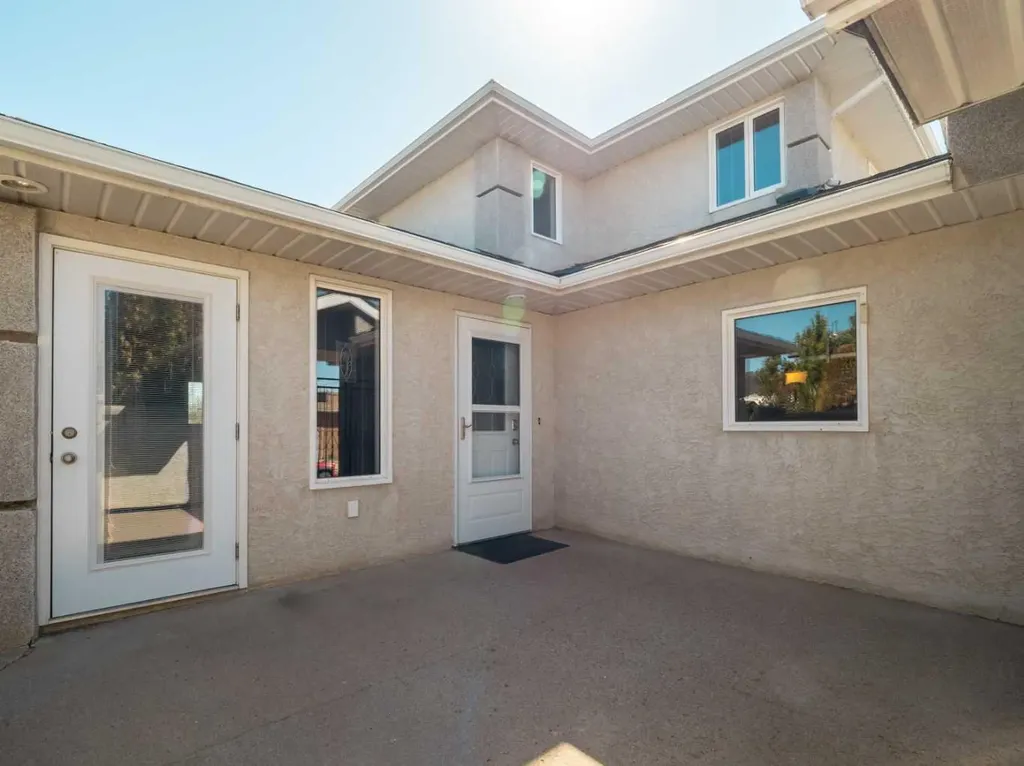 6005 46a Street Taber AB T1G 1E3