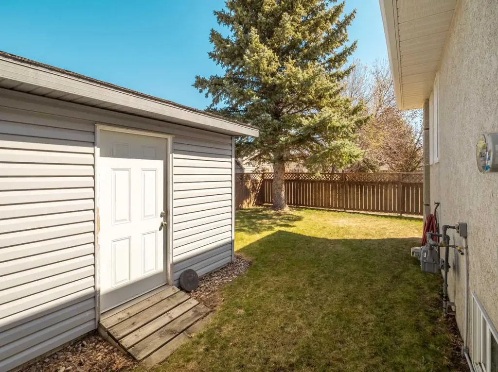 6005 46a Street Taber AB T1G 1E3