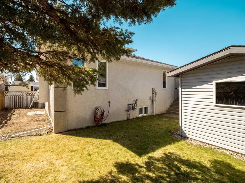 6005 46a Street Taber AB T1G 1E3