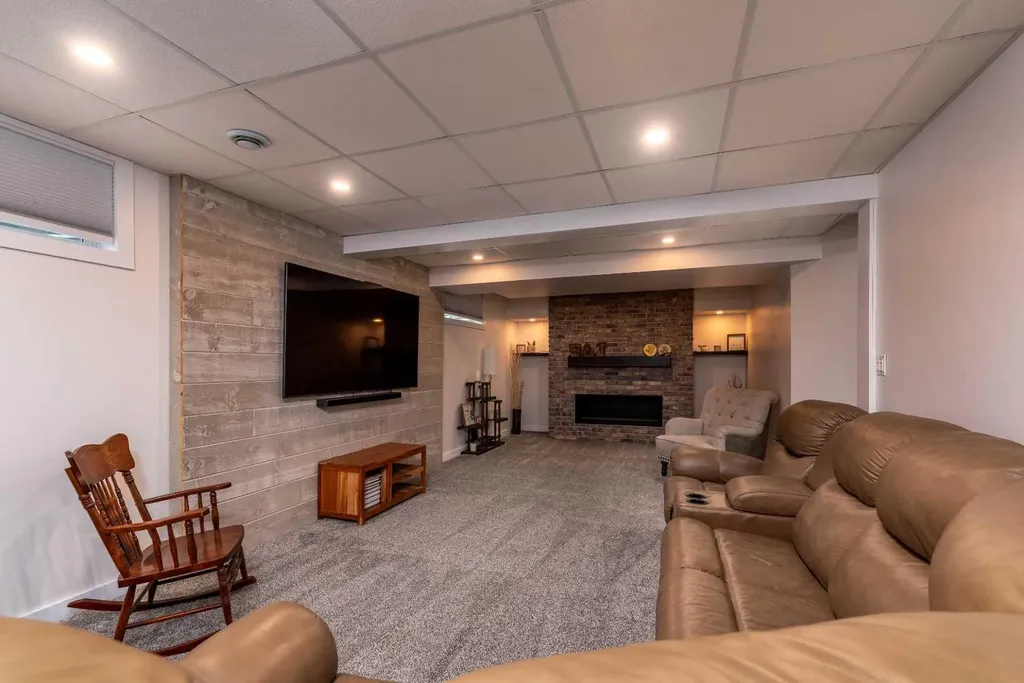 5236 22 Street Lloydminster AB T9V 3G4