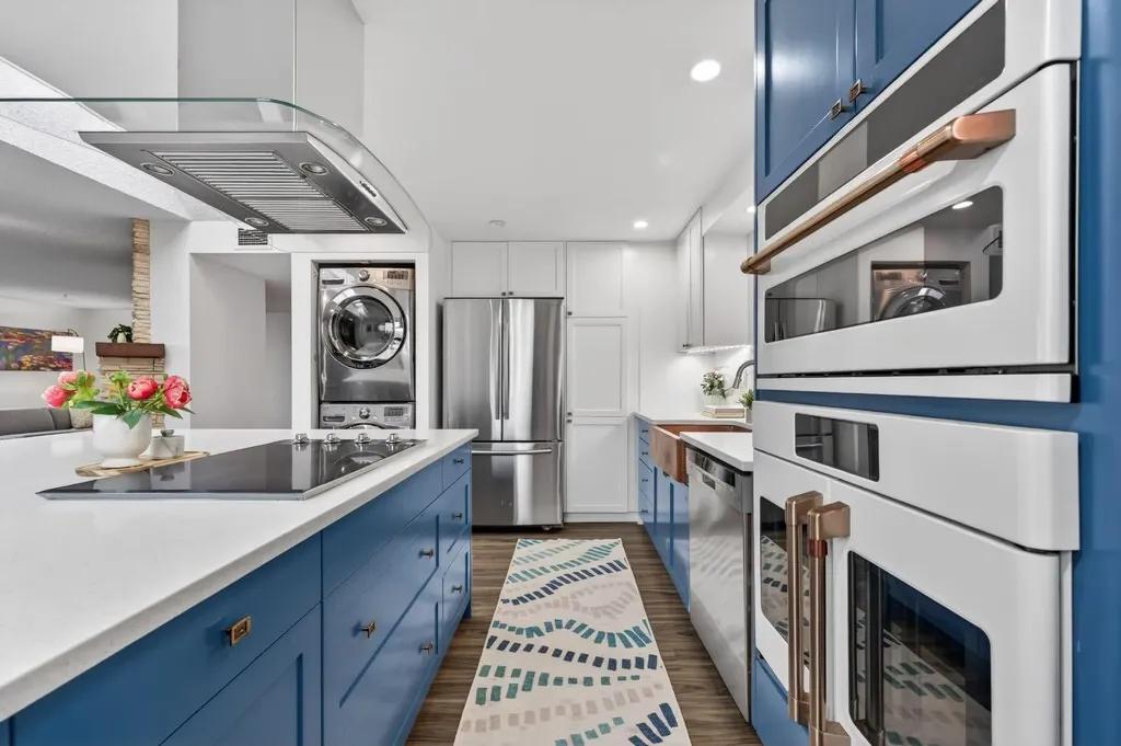 1304 15 Avenue SW Calgary AB T3C0X7