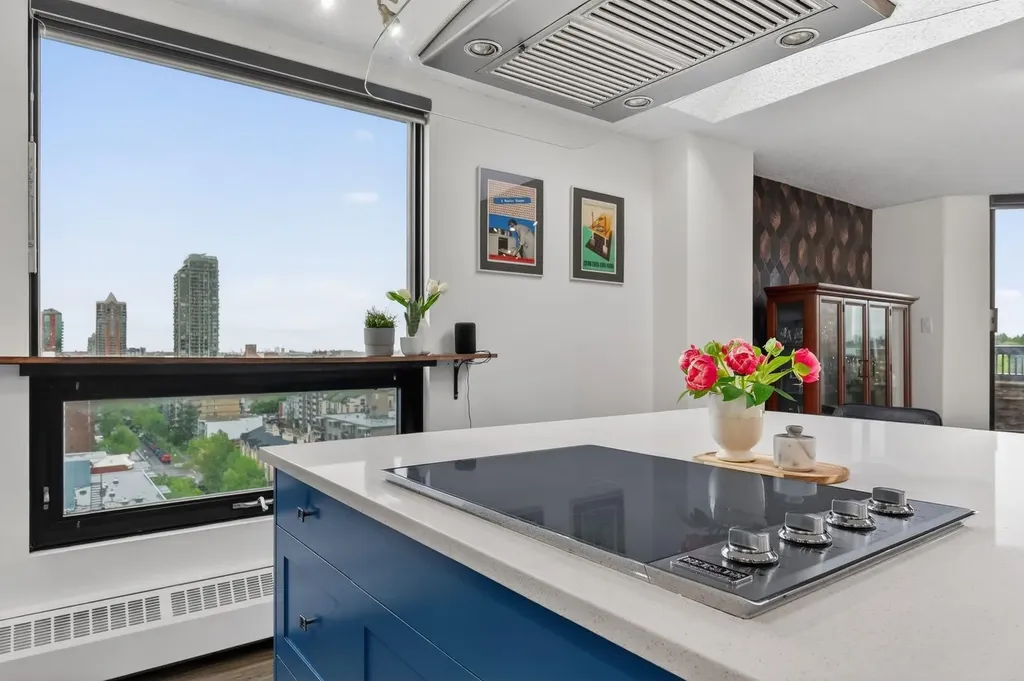 1304 15 Avenue SW Calgary AB T3C0X7