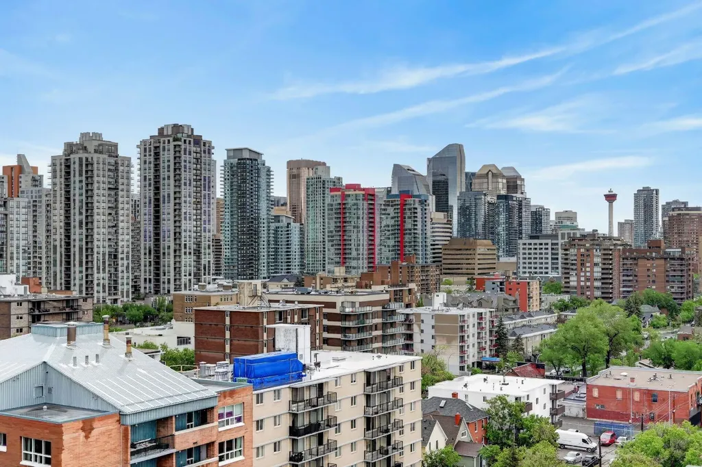 1304 15 Avenue SW Calgary AB T3C0X7