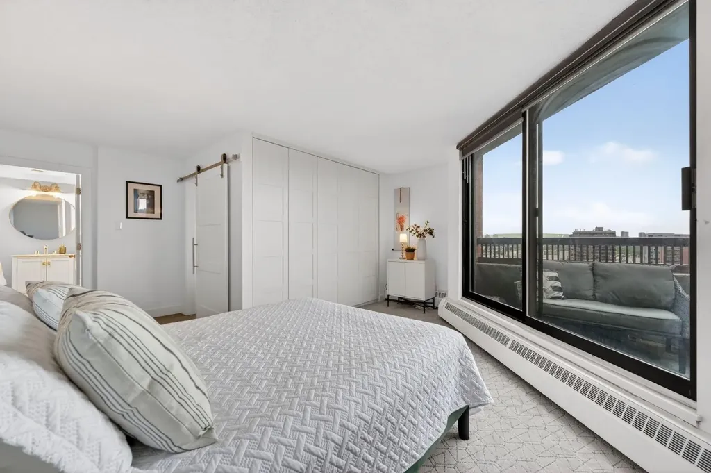 1304 15 Avenue SW Calgary AB T3C0X7