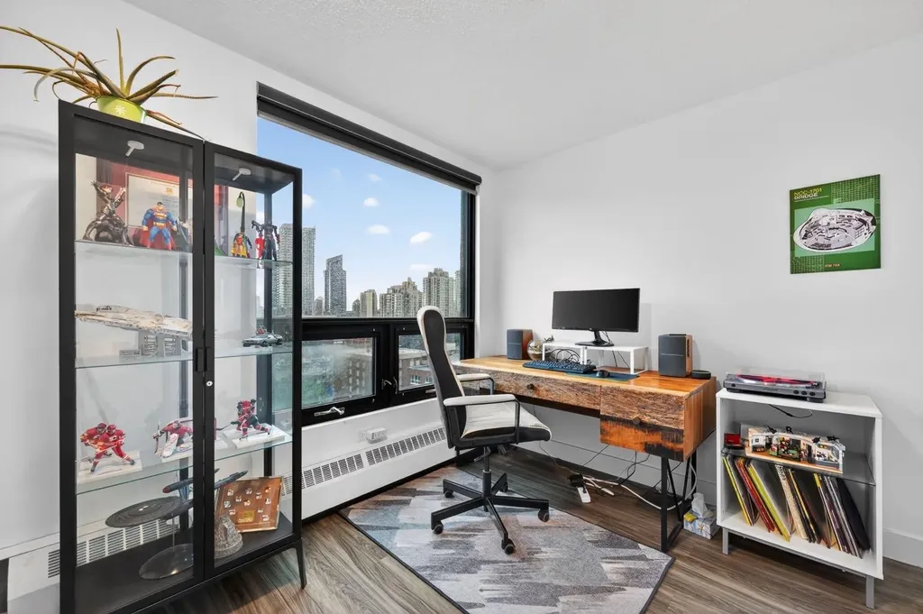 1304 15 Avenue SW Calgary AB T3C0X7