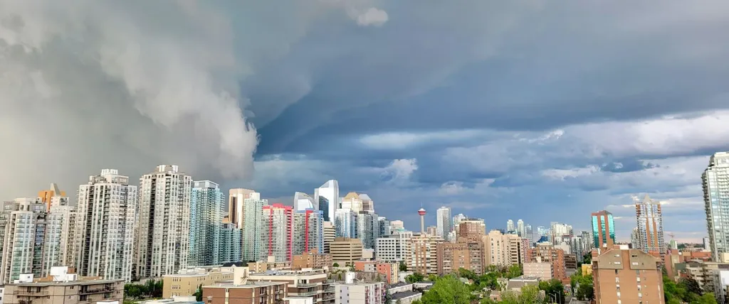 1304 15 Avenue SW Calgary AB T3C0X7