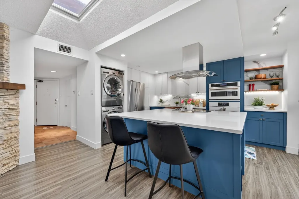 1304 15 Avenue SW Calgary AB T3C0X7