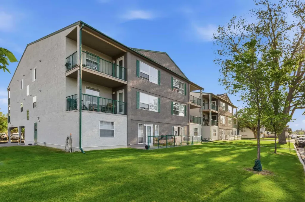 105 7 Avenue SE High River AB T1V 1T8