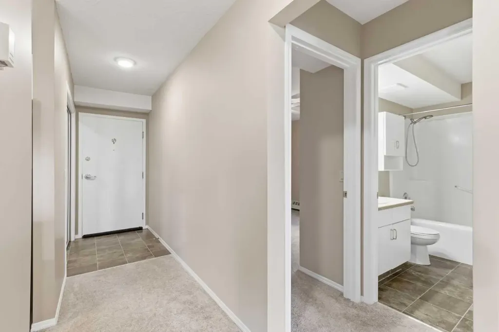 105 7 Avenue SE High River AB T1V 1T8