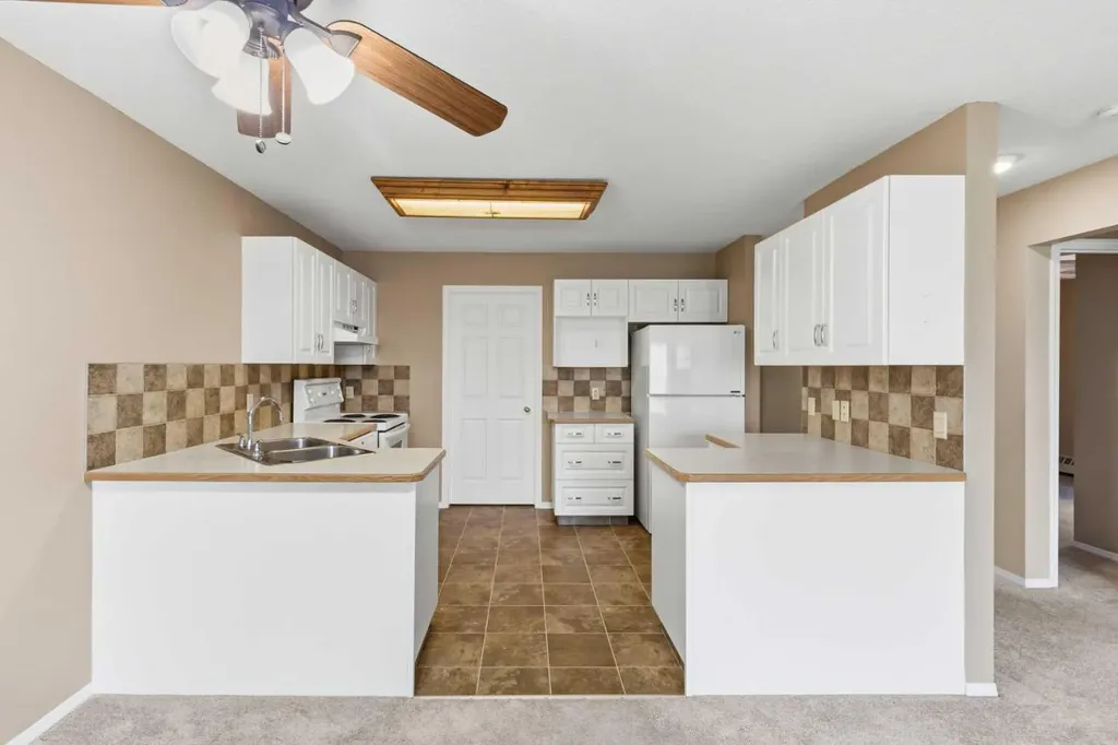 105 7 Avenue SE High River AB T1V 1T8
