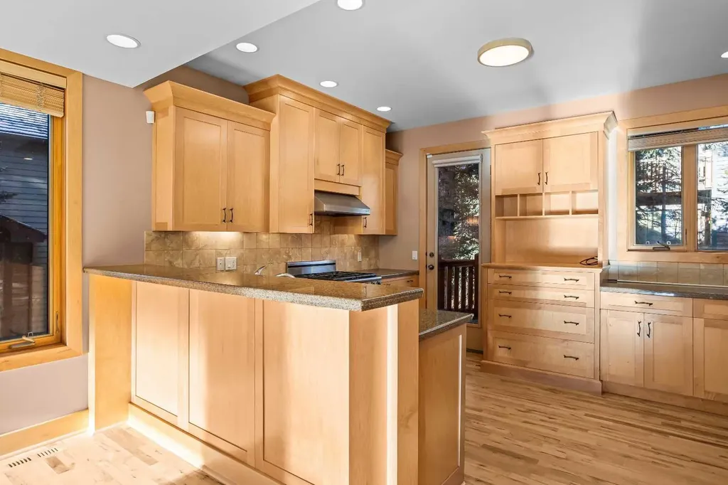 124 Silvertip Ridge Canmore AB T1W 3A7