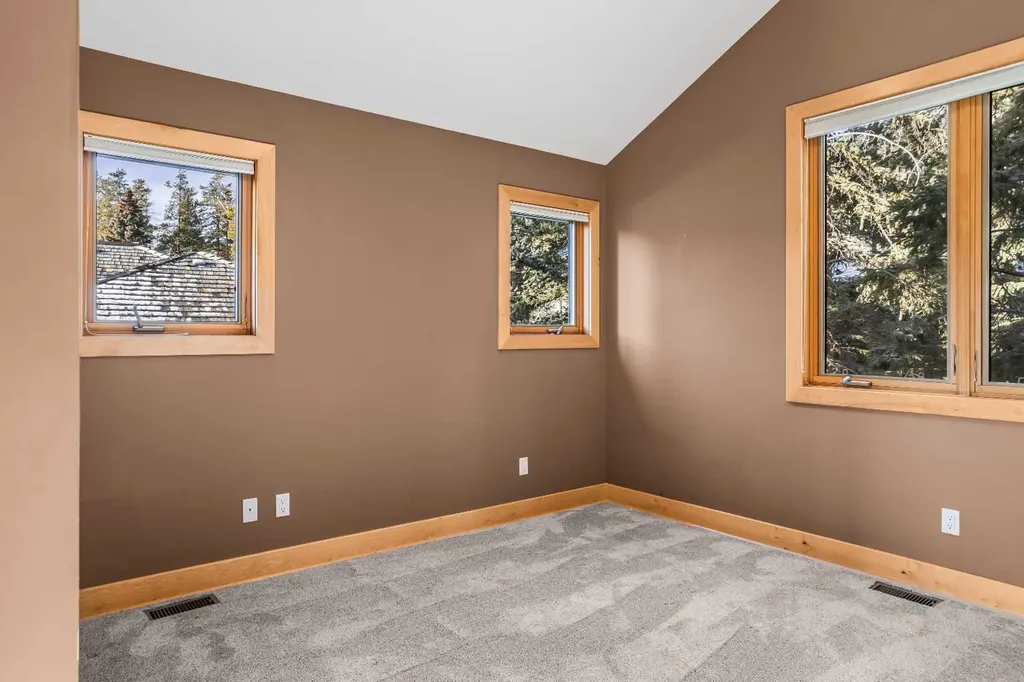 124 Silvertip Ridge Canmore AB T1W 3A7