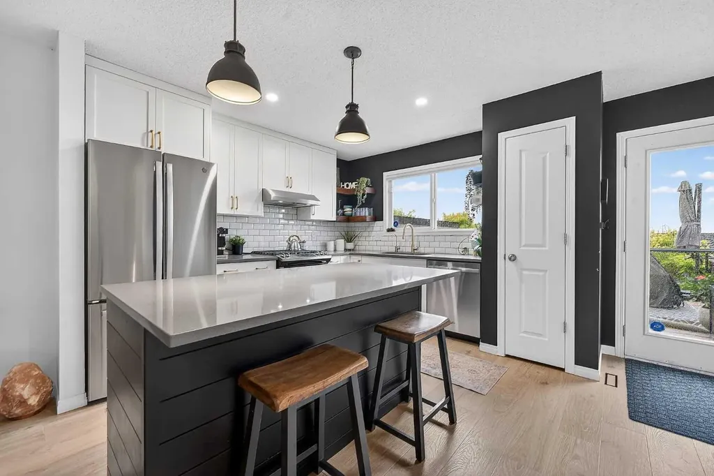 258 Cramond Court SE Calgary AB T3M 1J8
