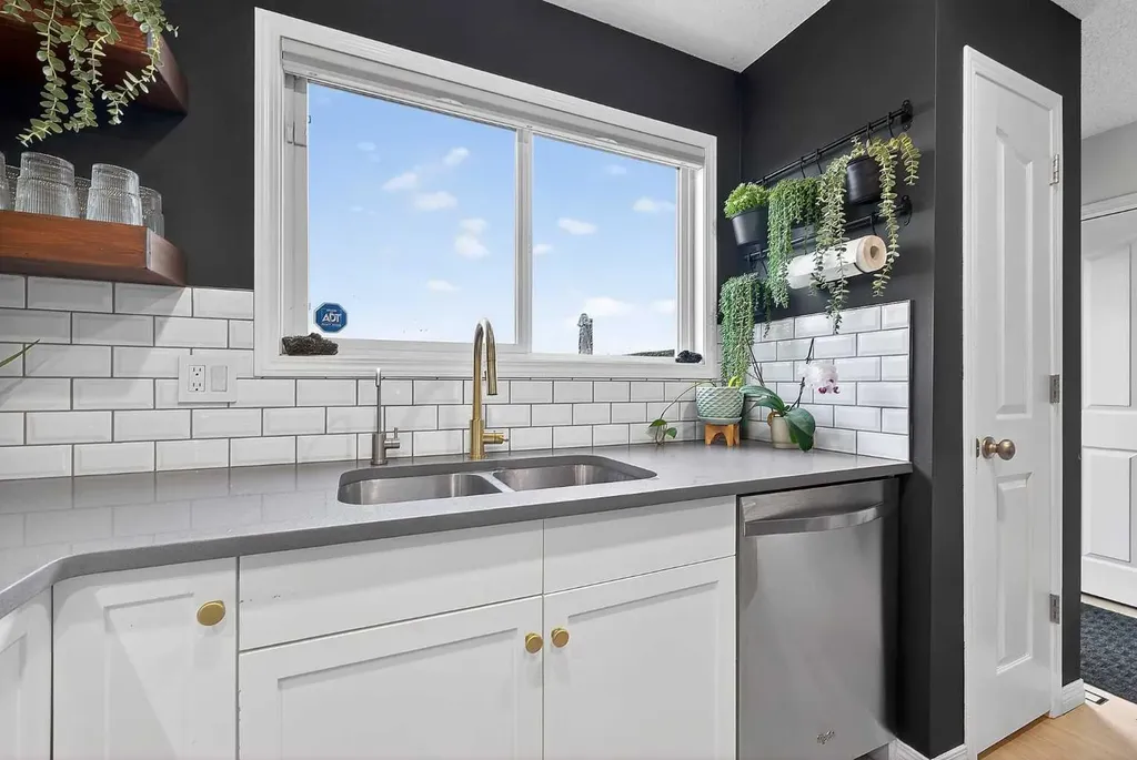 258 Cramond Court SE Calgary AB T3M 1J8