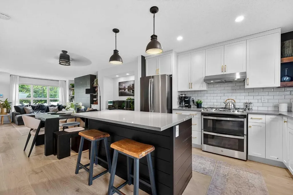 258 Cramond Court SE Calgary AB T3M 1J8
