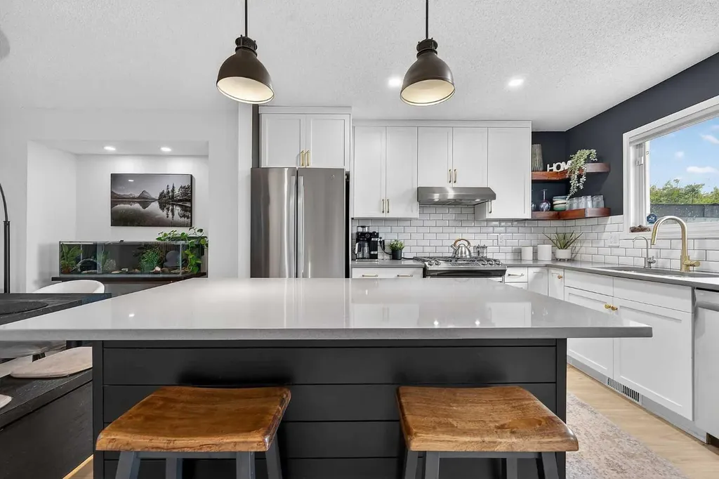 258 Cramond Court SE Calgary AB T3M 1J8