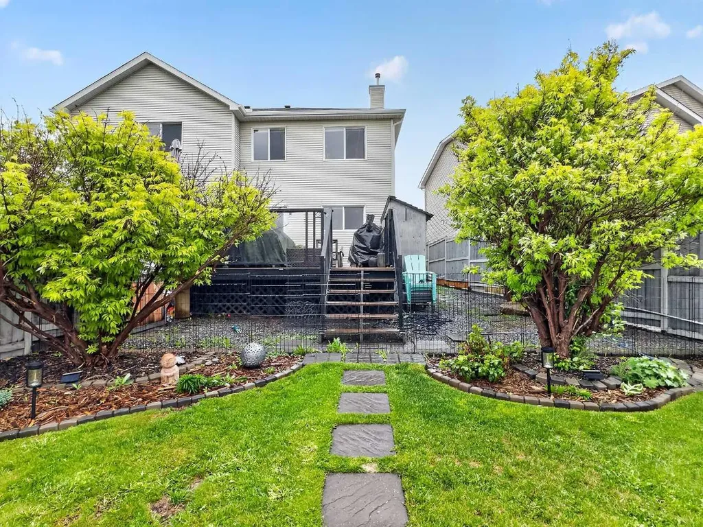 258 Cramond Court SE Calgary AB T3M 1J8