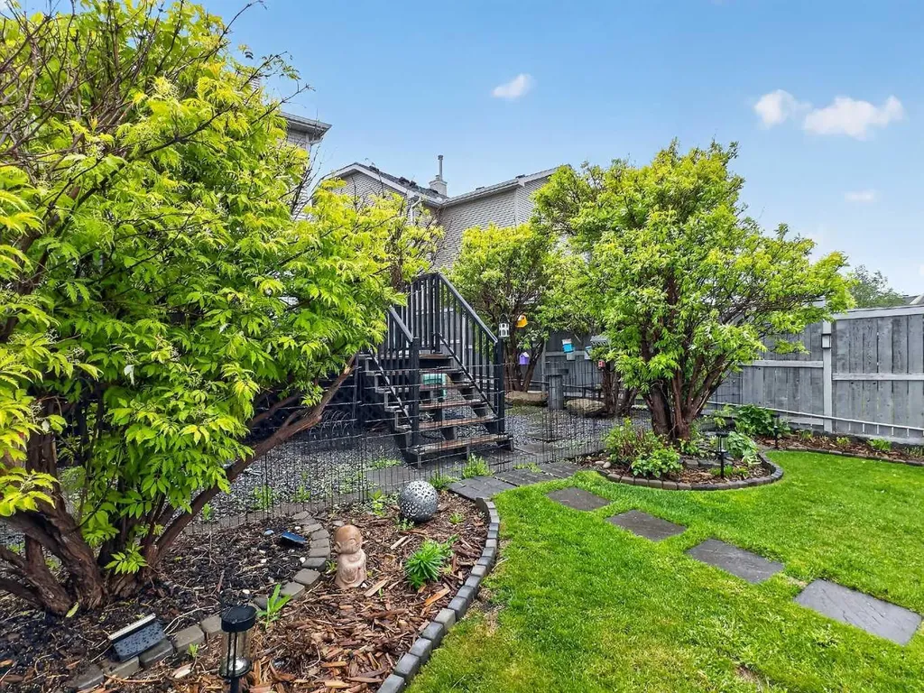 258 Cramond Court SE Calgary AB T3M 1J8