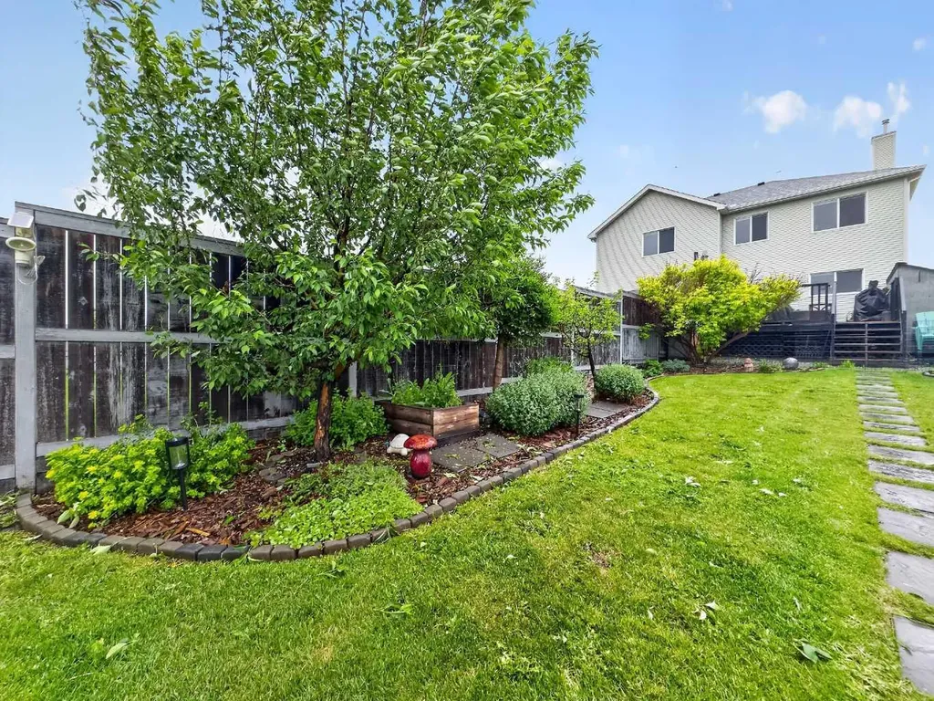 258 Cramond Court SE Calgary AB T3M 1J8
