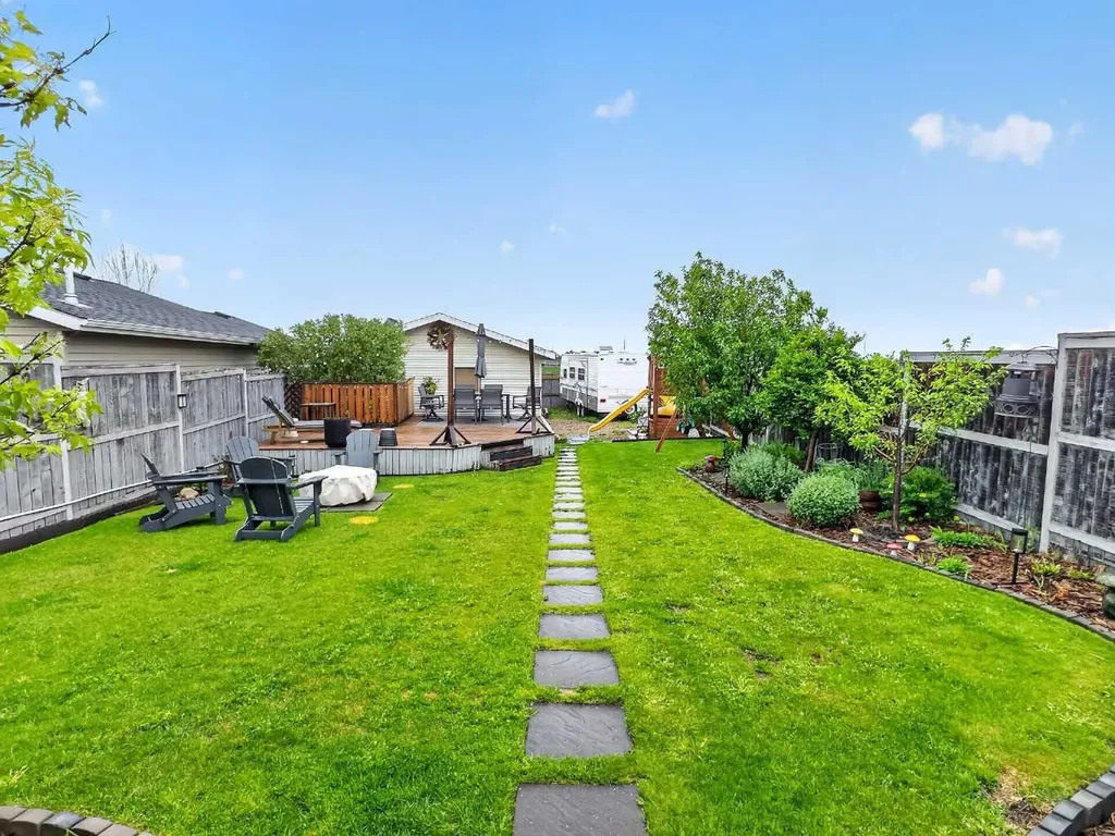 258 Cramond Court SE Calgary AB T3M 1J8
