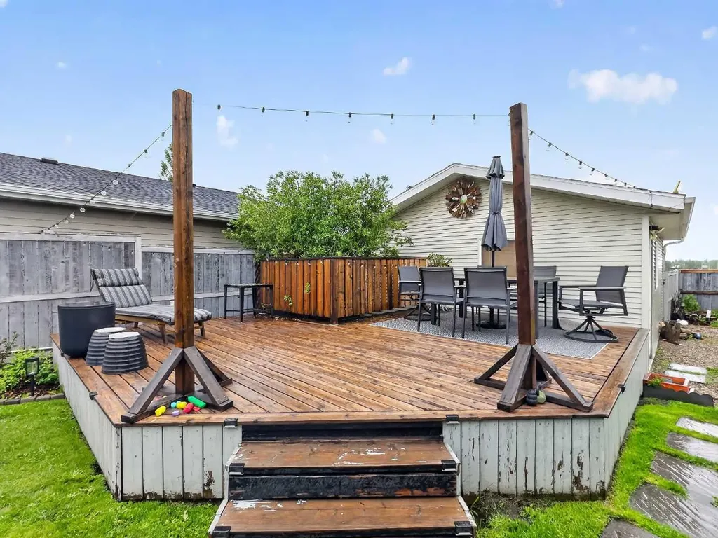 258 Cramond Court SE Calgary AB T3M 1J8