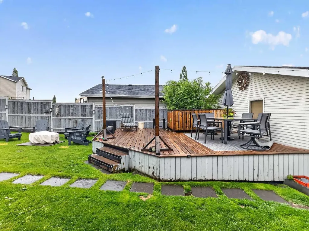 258 Cramond Court SE Calgary AB T3M 1J8