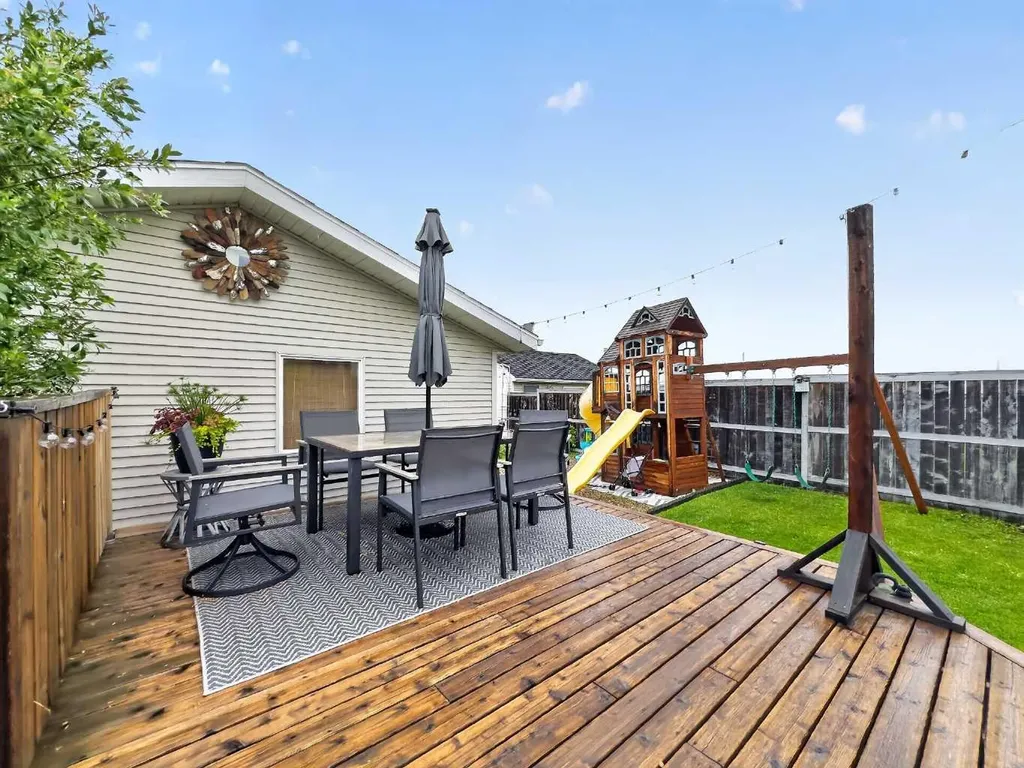 258 Cramond Court SE Calgary AB T3M 1J8
