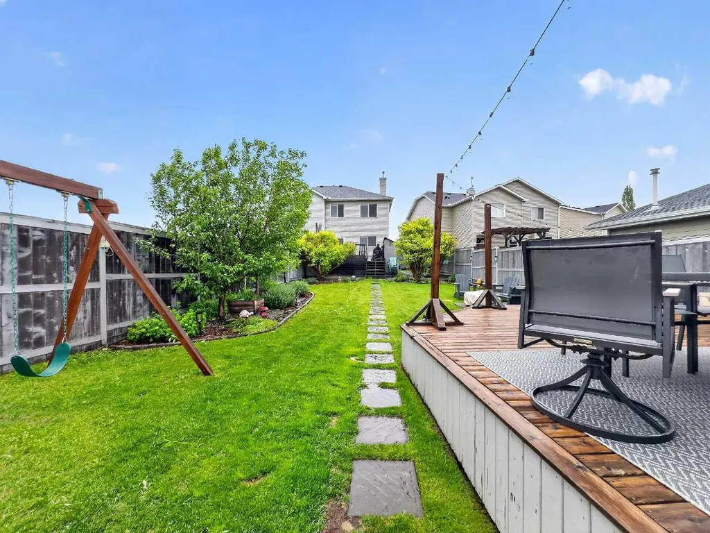 258 Cramond Court SE Calgary AB T3M 1J8