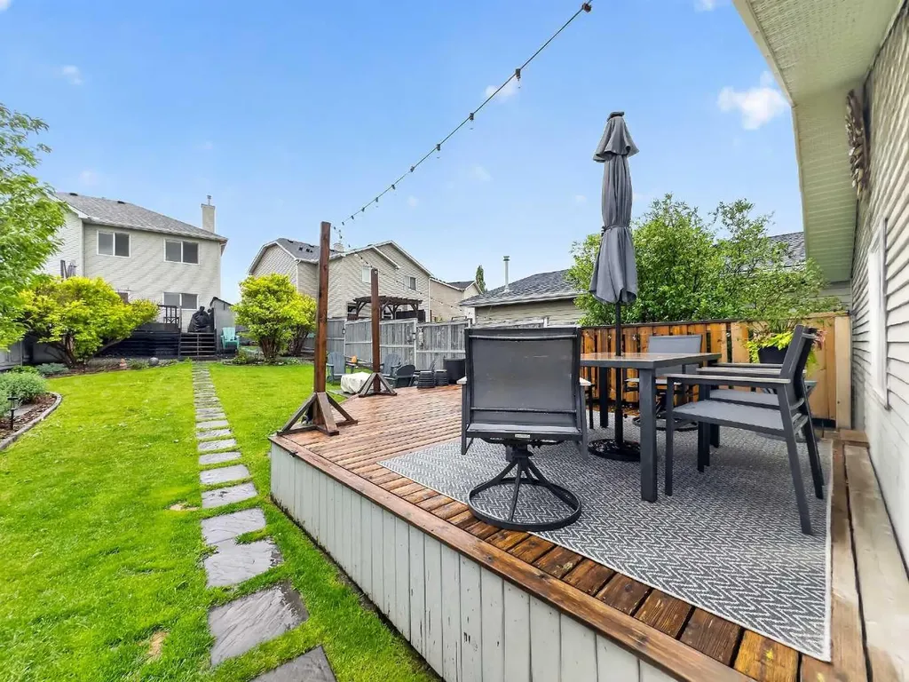 258 Cramond Court SE Calgary AB T3M 1J8