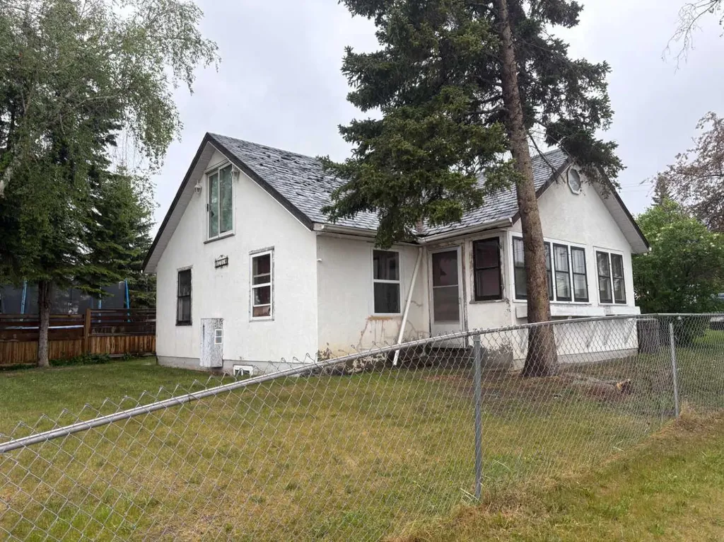 4716 48 Avenue Rocky Mountain House AB T4T 1C3