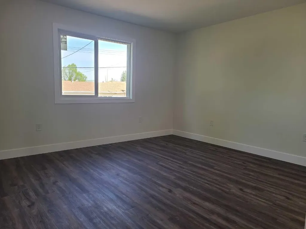 10007 99 Street Sexsmith AB T0H 3C0