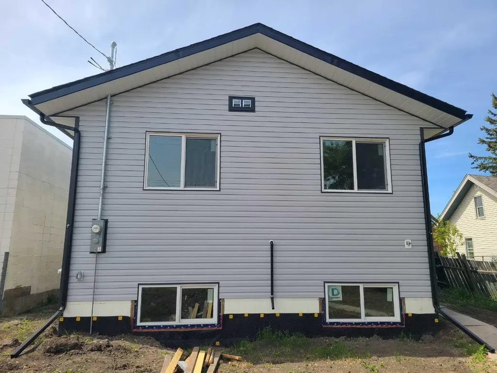 10007 99 Street Sexsmith AB T0H 3C0