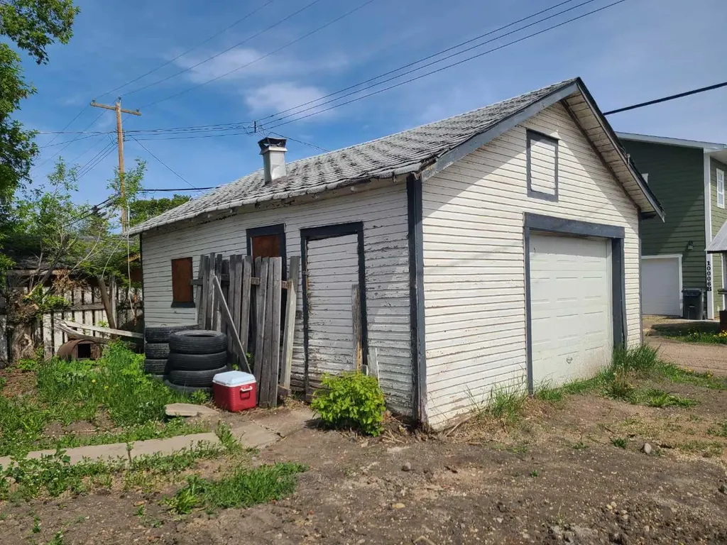 10007 99 Street Sexsmith AB T0H 3C0
