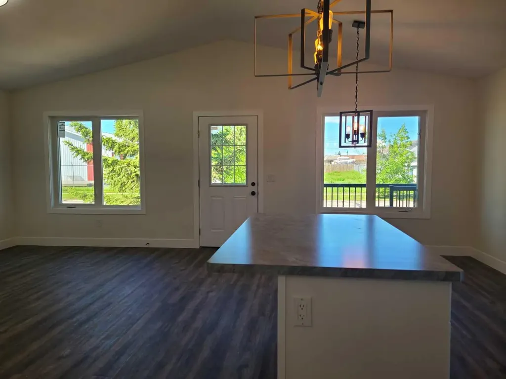 10007 99 Street Sexsmith AB T0H 3C0