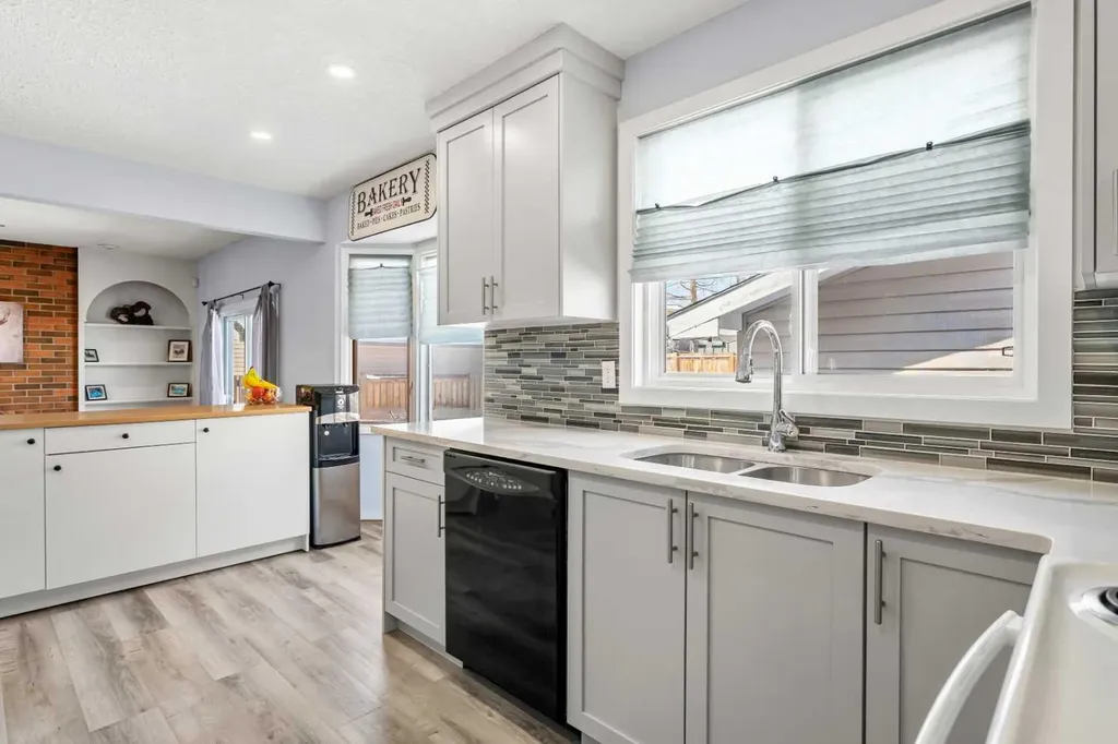 14520 Parkside Drive SE Calgary AB T2J 4J8