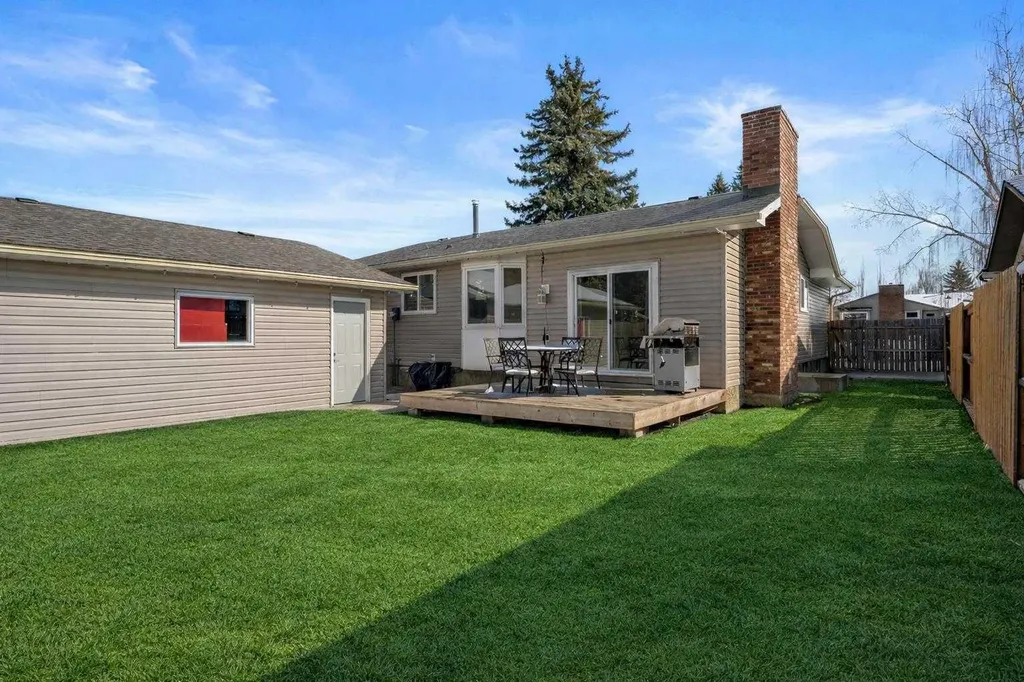 14520 Parkside Drive SE Calgary AB T2J 4J8