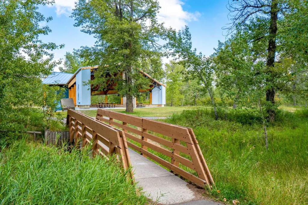 14520 Parkside Drive SE Calgary AB T2J 4J8